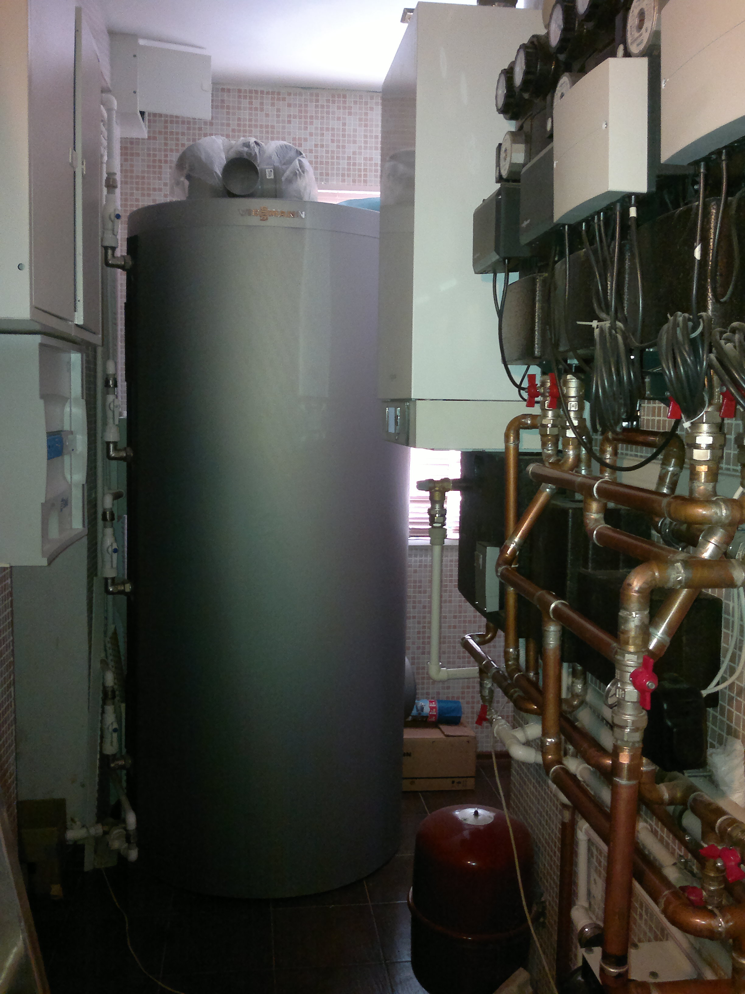 Емкостной водонагреватель Viessmann Vitocell 100-L на 750 л. (горячая вода для дома)